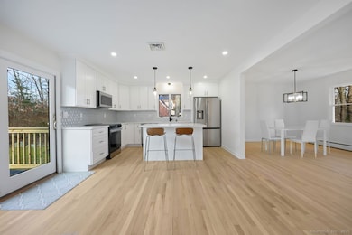 7 Brett Cliff Rd, Milford, CT 06461 - photo 4