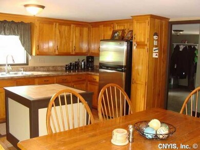 Kitchen STAINLESS STEEL REFRIGERATOR, CENTER ISLAN