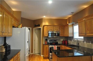 5325 Brownridge Dr, Shawnee, KS 66218 - photo 7
