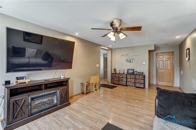 319 Locust St, Findlay, OH 45840 - photo 6