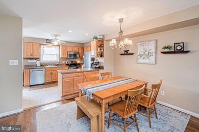 989 Stormont Cir, Halethorpe, MD 21227 - photo 6