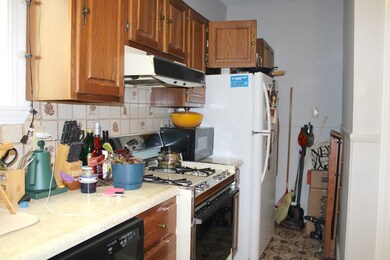 311 Cardinal Medeiros Ave unit 1, Cambridge, MA 02141 - photo 4