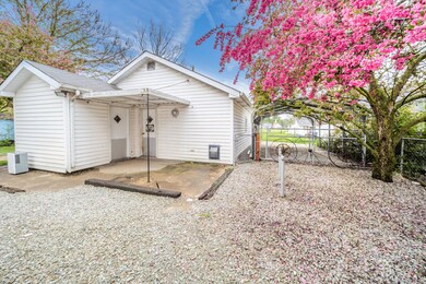 1529 W 5th St, Anderson, IN 46016 - photo 3