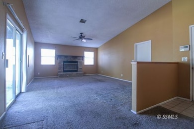 925 W Tamarisk Ave unit B, Ridgecrest, CA 93555 - photo 5