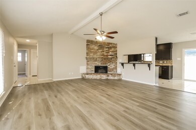 3414 Mckinley Ln, Houston, TX 77088 - photo 4