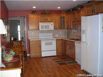 8518 Aspen Glen Way unit 8518, Louisville, KY 40228 - photo 2