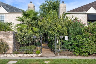 Enter through the shaded pedestrian gate and experience the ease of a lock and leave lifestyle.