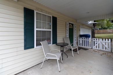 1348 N Rogers Ave unit G. Apt, Springfield, MO 65802 - photo 2