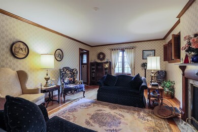 14-Living-Room-image-3-[jwhitt]