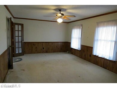 140 Mason Ln, Statesville, NC 28625 - photo 4