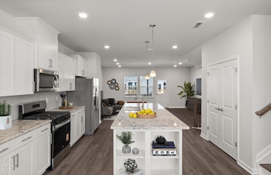 907 Fearless Dr, Durham, NC 27703 - photo 5