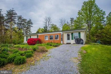 1507 Apple Harvest Dr, Hedgesville, WV 25427 - photo 2