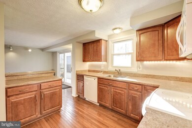 6125 Kyle Leaf Ct, Elkridge, MD 21075 - photo 4