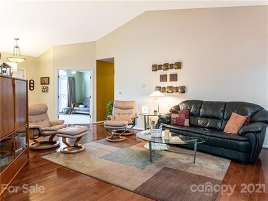 18 Clubhouse Ct, Asheville, NC 28803 - photo 7