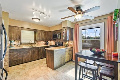 2005 Waverly Place, Waukegan, IL 60085 - photo 6