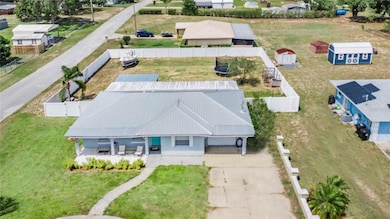 498 W 7th St, Frostproof, FL 33843 - photo 3