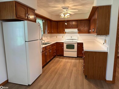 206A W 3rd St, Wayland, IA 52654 - photo 6