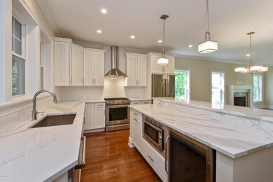 04_102SMayhewSt_5_Kitchen_HiRes