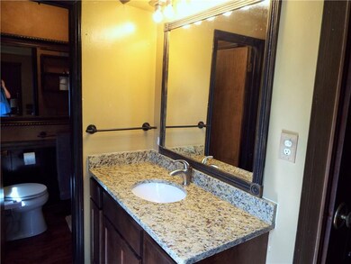 708 N Falcon Way, Mustang, OK 73064 - photo 4