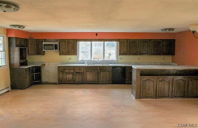 107 Redbud Ln, Latrobe, PA 15650 - photo 2