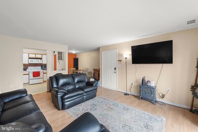 104 Timberlake Terrace unit 8, Stephens City, VA 22655 - photo 3