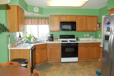 1226 Mayfair Dr, Carpentersville, IL 60110 - photo 6