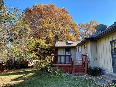 405 Meadow Ln, Raymore, MO 64083 - photo 2