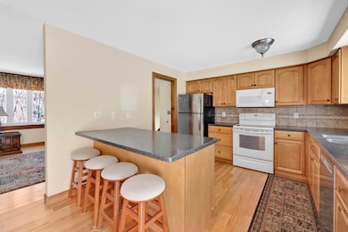 433 Ventura St, Ludlow, MA 01056 - photo 4