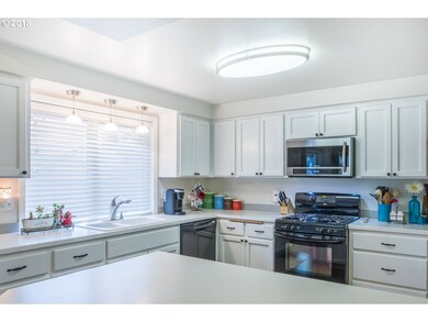 2437 Bowtie Ave, Eugene, OR 97404 - photo 5