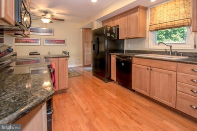 4917 Braddock Rd, Temple Hills, MD 20748 - photo 4