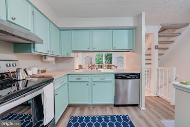 1614 Harvest Green Ct, Reston, VA 20194 - photo 7