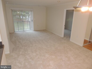 18336 Streamside Dr unit 202, Gaithersburg, MD 20879 - photo 2