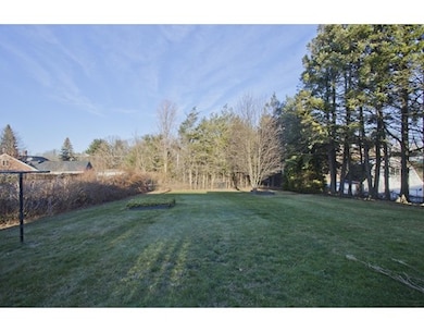 8 Nicholls Dr, Holyoke, MA 01040 - photo 5