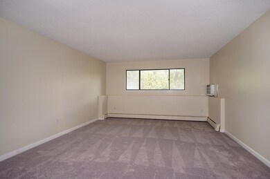 10 Hallmark Gardens unit 1, Burlington, MA 01803 - photo 4