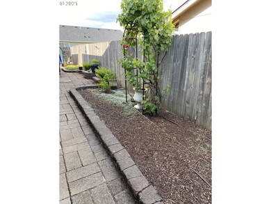 3665 Plumtree Dr, Eugene, OR 97402 - photo 5