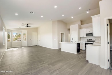 8411 W Altos Dr, Arizona City, AZ 85123 - photo 7