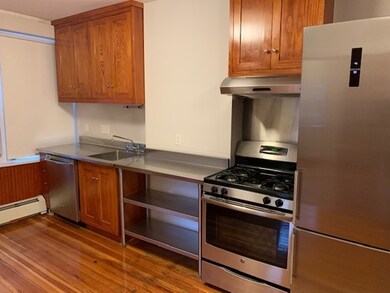 9 Thacher Ct unit 3, Boston, MA 02113 - photo 5