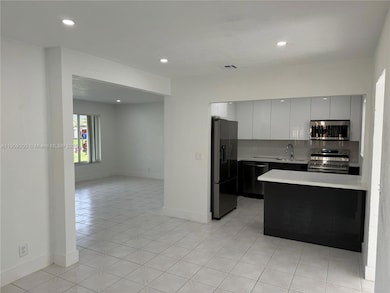 2400 N 57th Way, Hollywood, FL 33021 - photo 4
