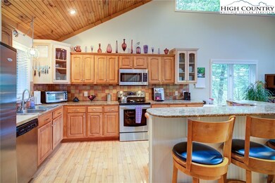 654 the Glens Blvd unit B, Banner Elk, NC 28604 - photo 3