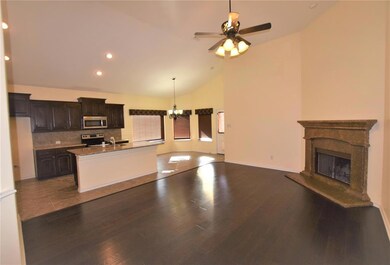 1213 Glen Ct, Weatherford, TX 76087 - photo 2