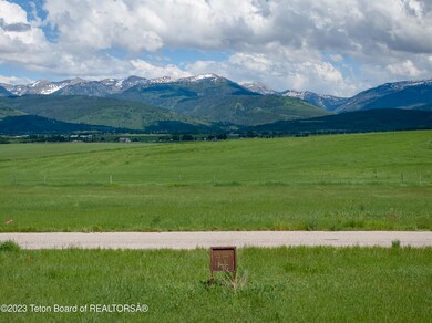 9830 Hiddenwaters Ln, Victor, ID 83455 - photo 5