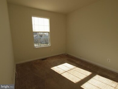 16821 Jed Forest Ln, Woodbridge, VA 22191 - photo 2