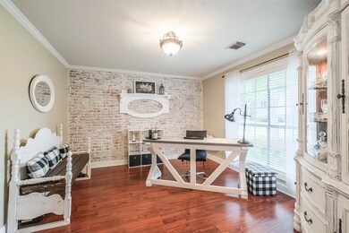 2004 Plantation Dr, Friendswood, TX 77546 - photo 4