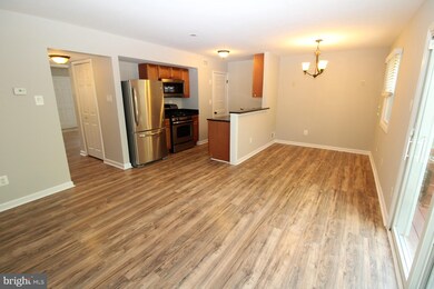 12137 Dove Cir, Laurel, MD 20708 - photo 6