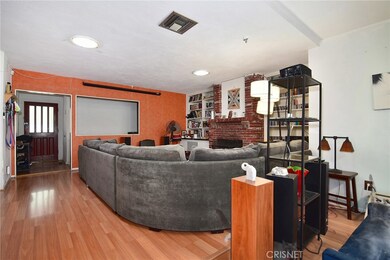 22374 Macfarlane Dr, Woodland Hills, CA 91364 - photo 4