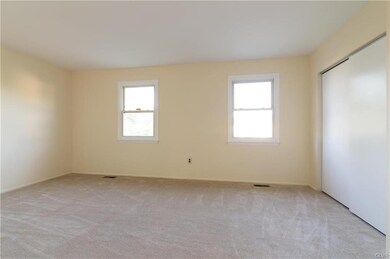 44 Eisenhower Cir, Whitehall, PA 18052 - photo 6