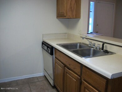 7633 Melissa Ct N, Jacksonville, FL 32210 - photo 4