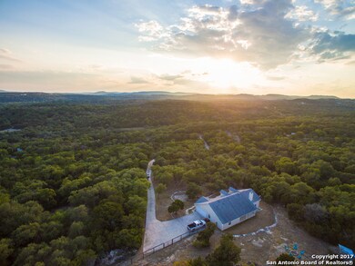 21220 Scenic Loop Rd, Helotes, TX 78023 - photo 2