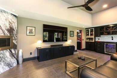 6 Peach Orchard Living room 2
