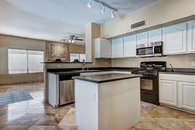 1232 E Pershing Ave-22